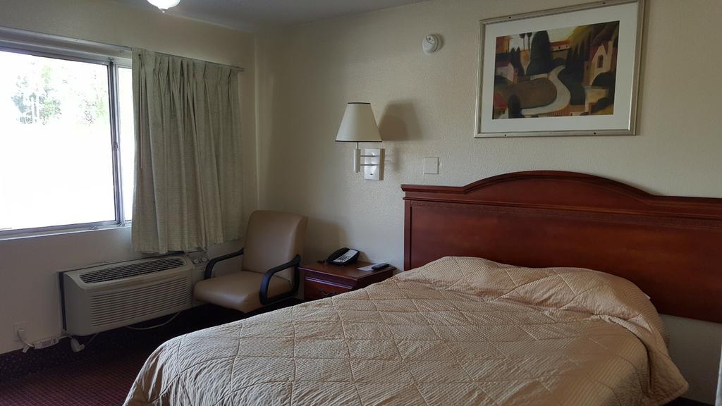 أوبيليكا Carpet Inn المظهر الخارجي الصورة