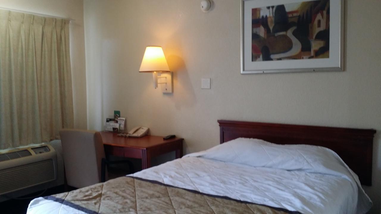 أوبيليكا Carpet Inn المظهر الخارجي الصورة