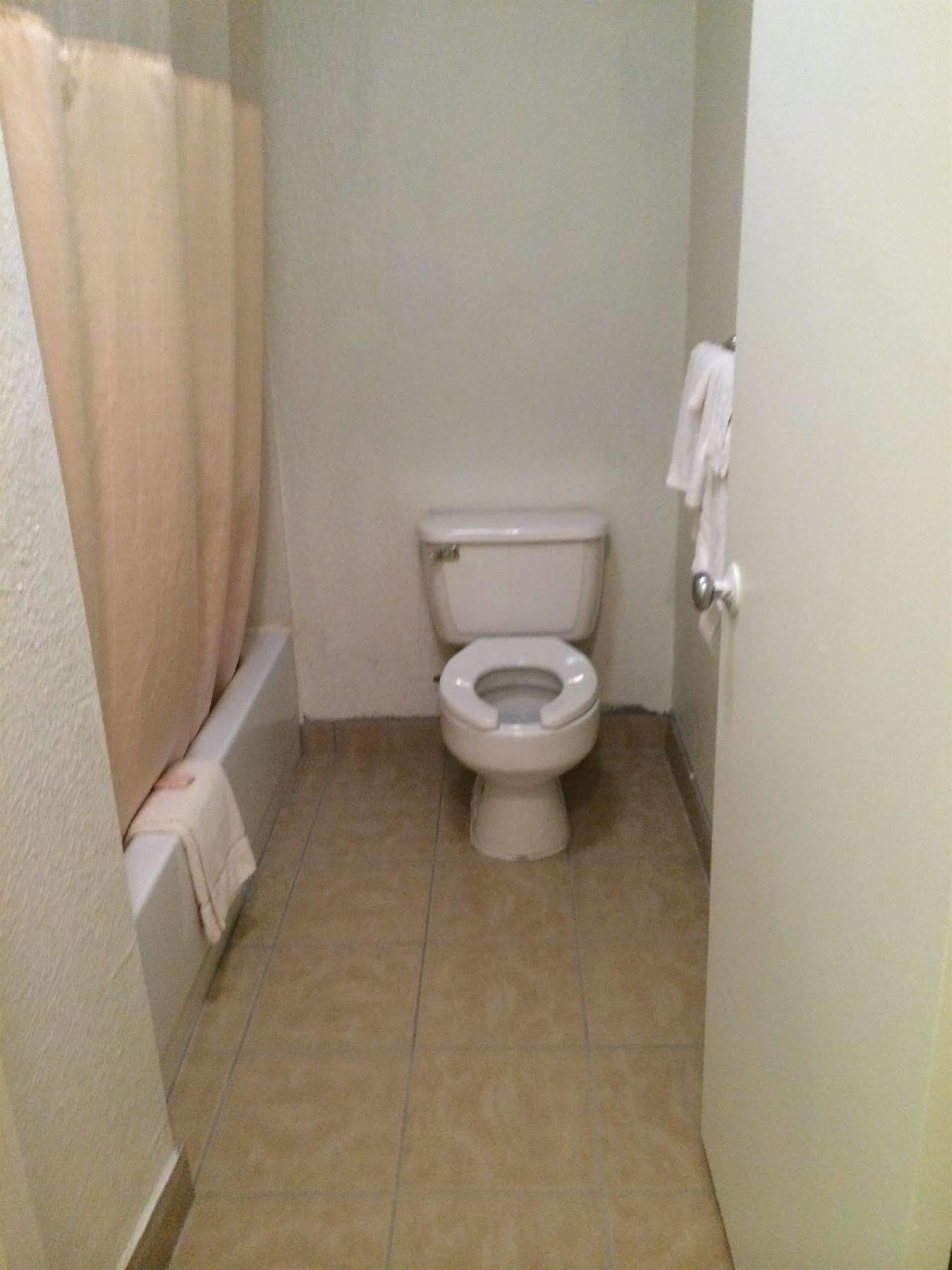 أوبيليكا Carpet Inn المظهر الخارجي الصورة